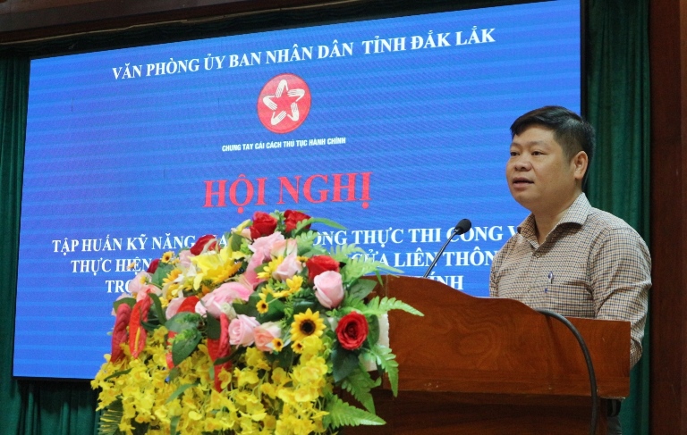Văn phòng UBND tỉnh tập huấn bồi dưỡng kỹ năng giao tiếp trong thực thi công vụ 